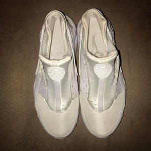 White Huaraches size 5.5